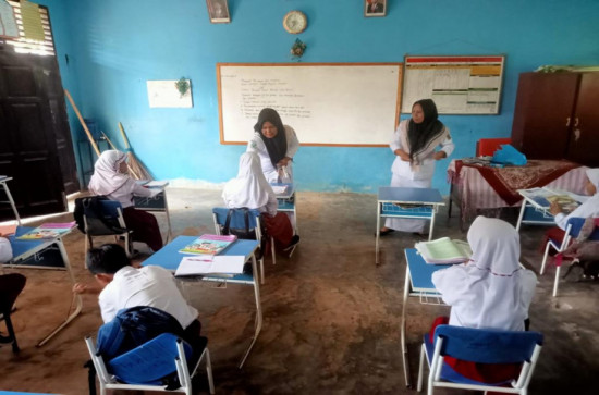 Sinergitas program UPT Puskesmas Pulau Gadang, Lakukan Pemberian Obat Cacing Ke Sekolah-Sekolah